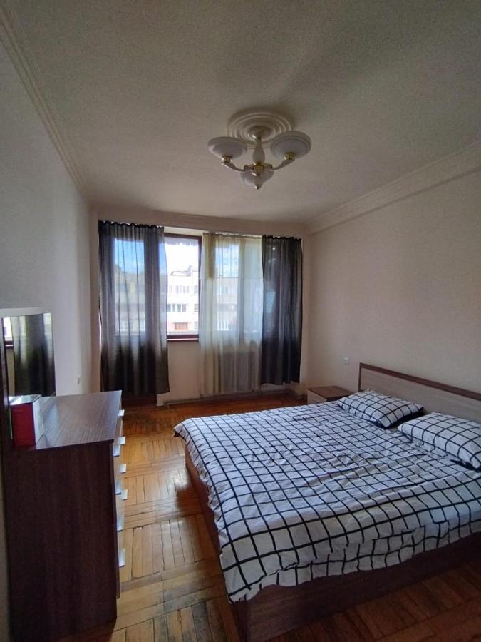 Large Apt Near Republic Square Apartment Yerevan Exterior photo