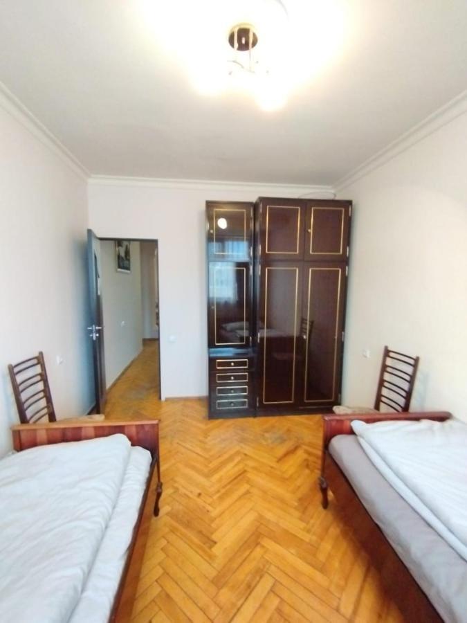 Large Apt Near Republic Square Apartment Yerevan Exterior photo