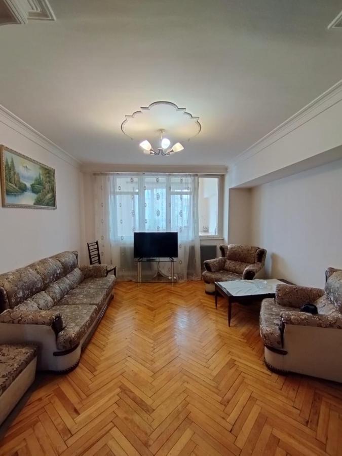 Large Apt Near Republic Square Apartment Yerevan Exterior photo