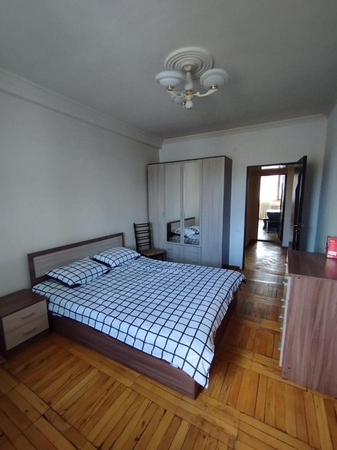 Large Apt Near Republic Square Apartment Yerevan Exterior photo